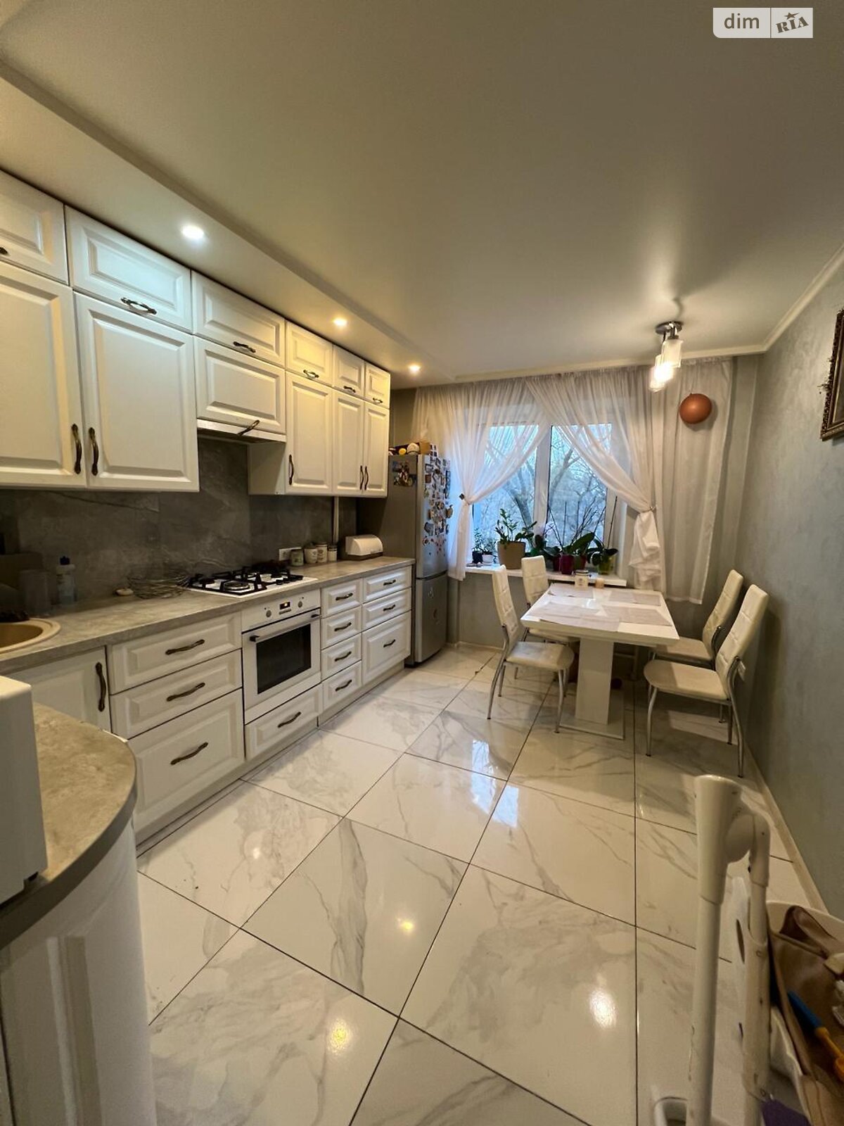 Продажа четырехкомнатной квартиры в Буче, на ул. Вокзальная 101, район Буча фото 1