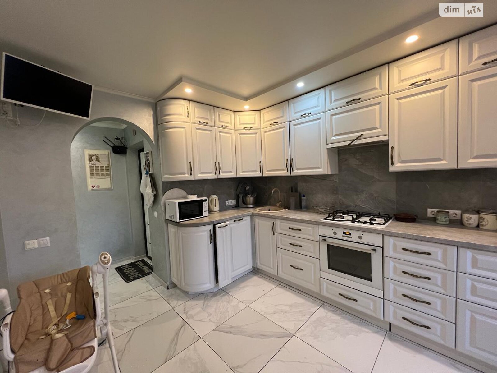 Продажа четырехкомнатной квартиры в Буче, на ул. Вокзальная 101, район Буча фото 1