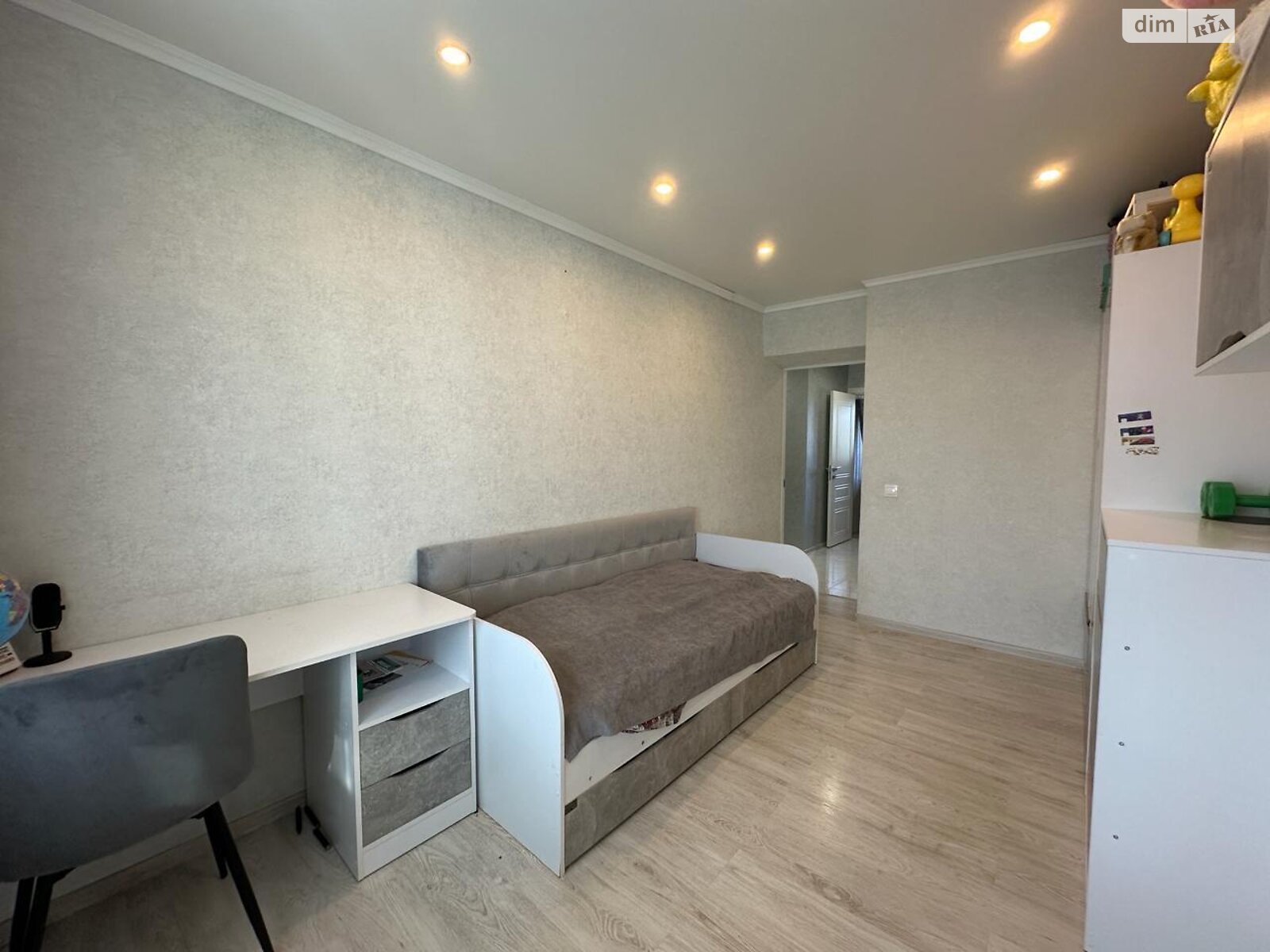 Продажа четырехкомнатной квартиры в Буче, на ул. Вокзальная 101, район Буча фото 1