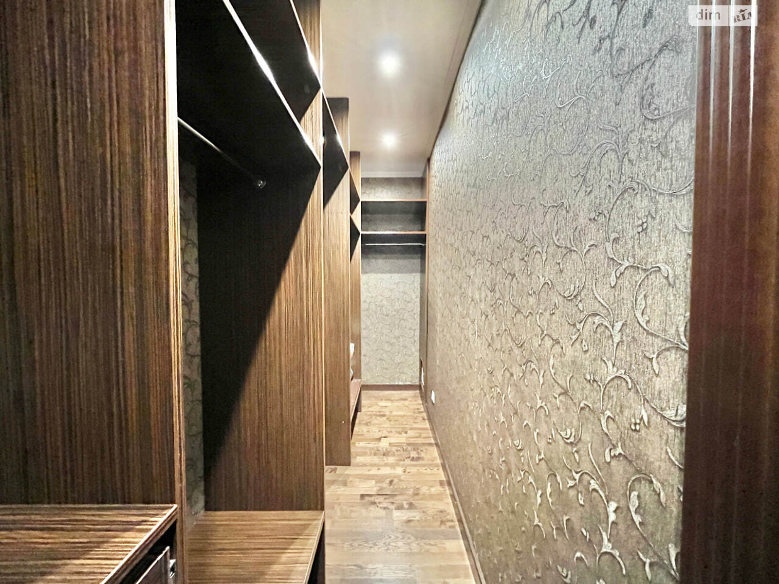 Продажа трехкомнатной квартиры в Буче, на ул. Центральная 33В, фото 1 Продажа трехкомнатной квартиры в Буче, на ул. Центральная 33В, фото 1