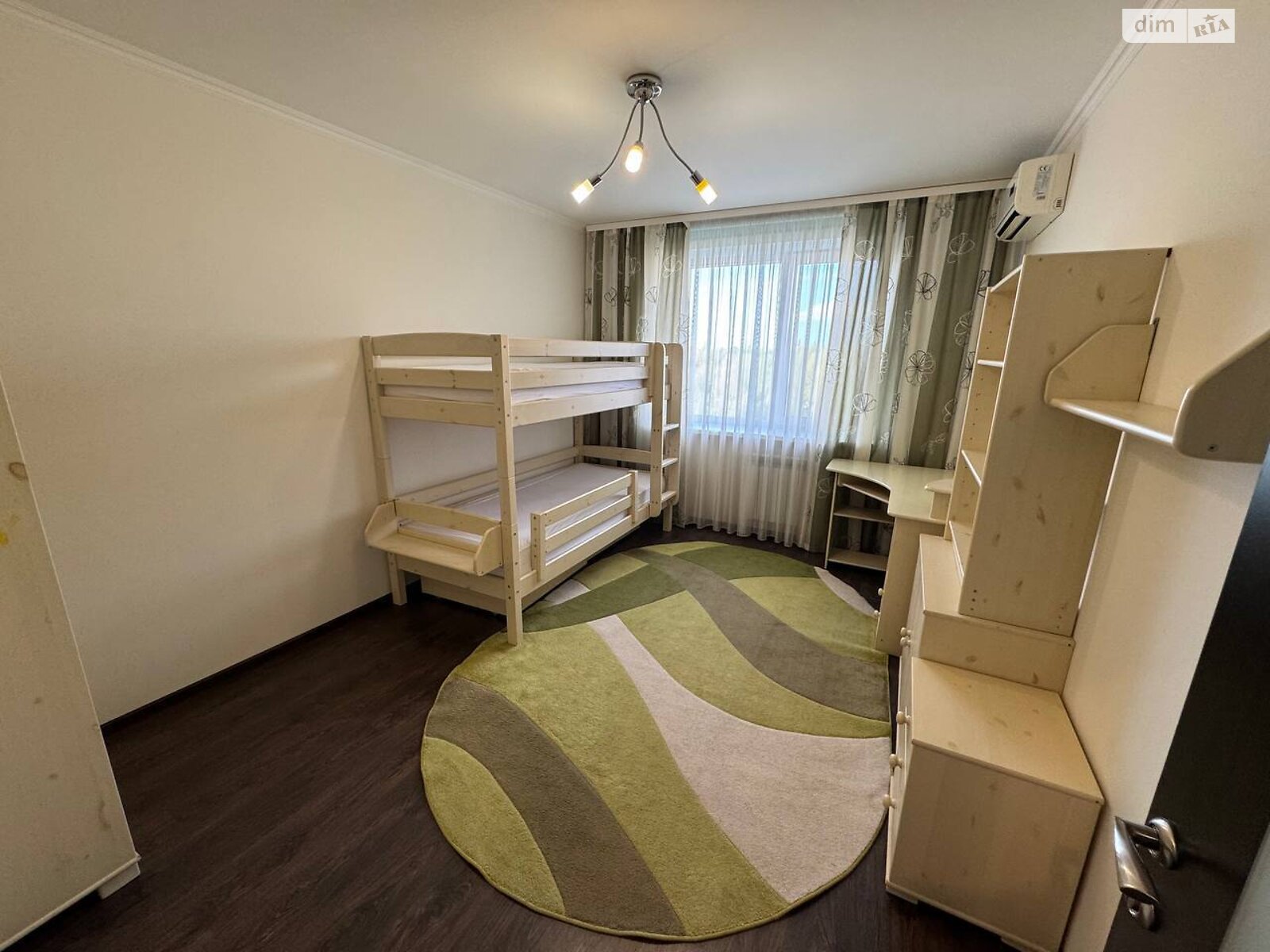 Продажа трехкомнатной квартиры в Чабанах, на ул. Юности 3, фото 1 Продажа трехкомнатной квартиры в Чабанах, на ул. Юности 3, фото 1