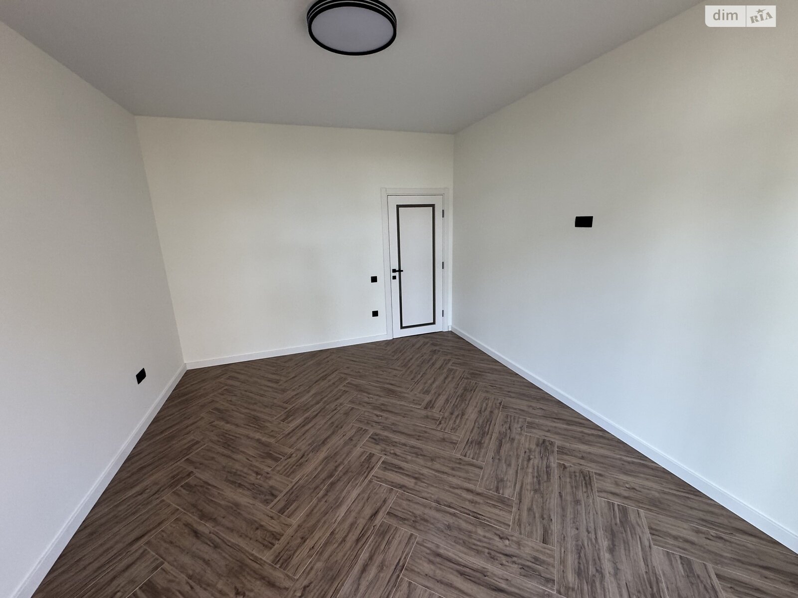 Продаж трикімнатної квартири в Чагорі, на вул. Міжнародна 41, район Приміська зона фото 1