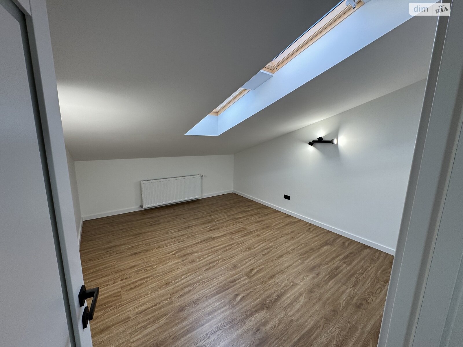 Продаж трикімнатної квартири в Чагорі, на вул. Міжнародна 41, район Приміська зона фото 1