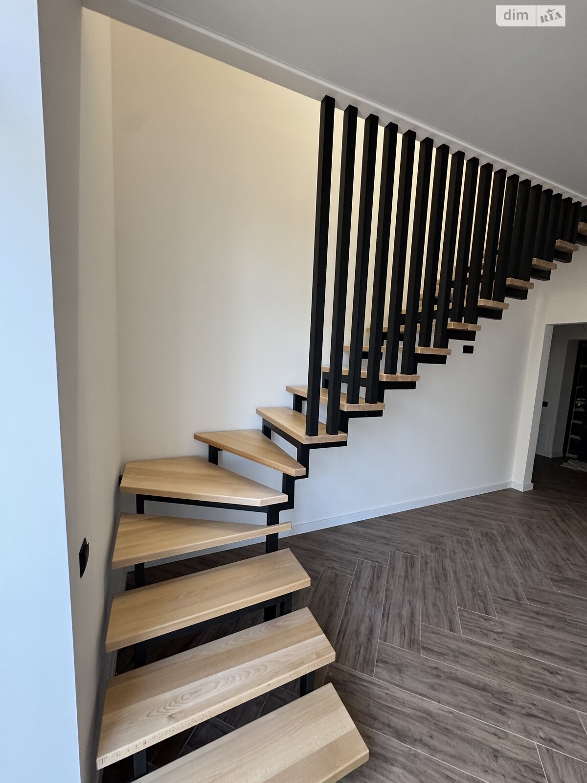 Продаж трикімнатної квартири в Чагорі, на вул. Міжнародна 41, район Приміська зона фото 1