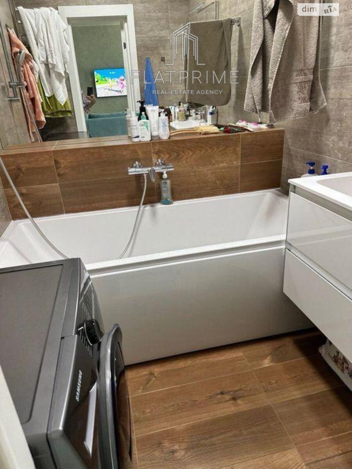 Продаж трикімнатної квартири в Чайках, на вул. Печерська 24, фото 1 Продаж трикімнатної квартири в Чайках, на вул. Печерська 24, фото 1