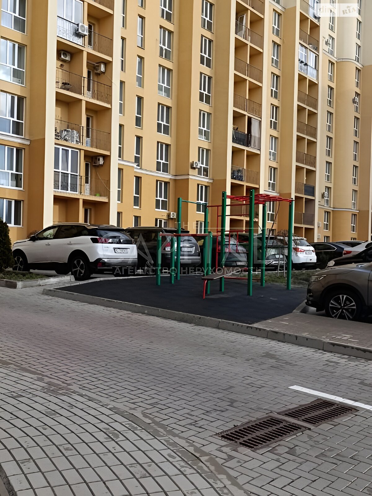 Продаж трикімнатної квартири в Чайках, на вул. Валерія Лобановського 30Б, фото 1