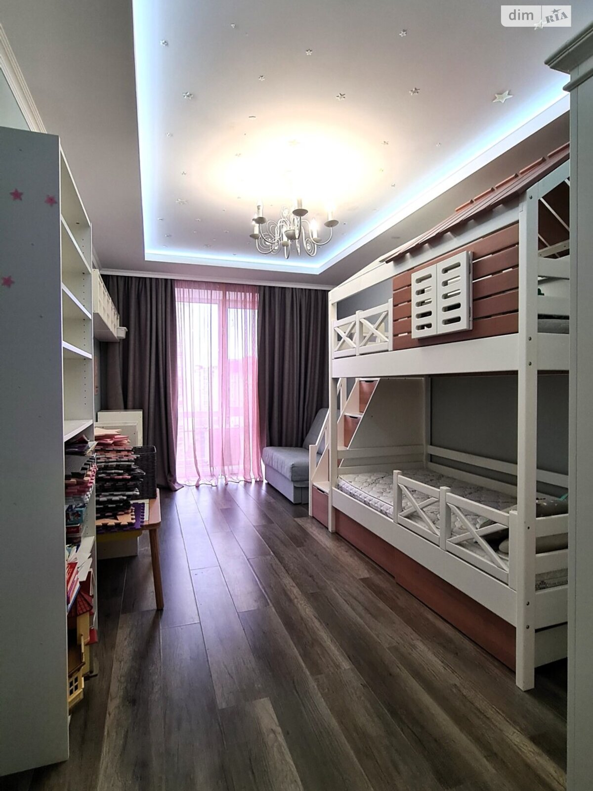 Продаж трикімнатної квартири в Чайках, на вул. Валерія Лобановського 27, фото 1 Продаж трикімнатної квартири в Чайках, на вул. Валерія Лобановського 27, фото 1