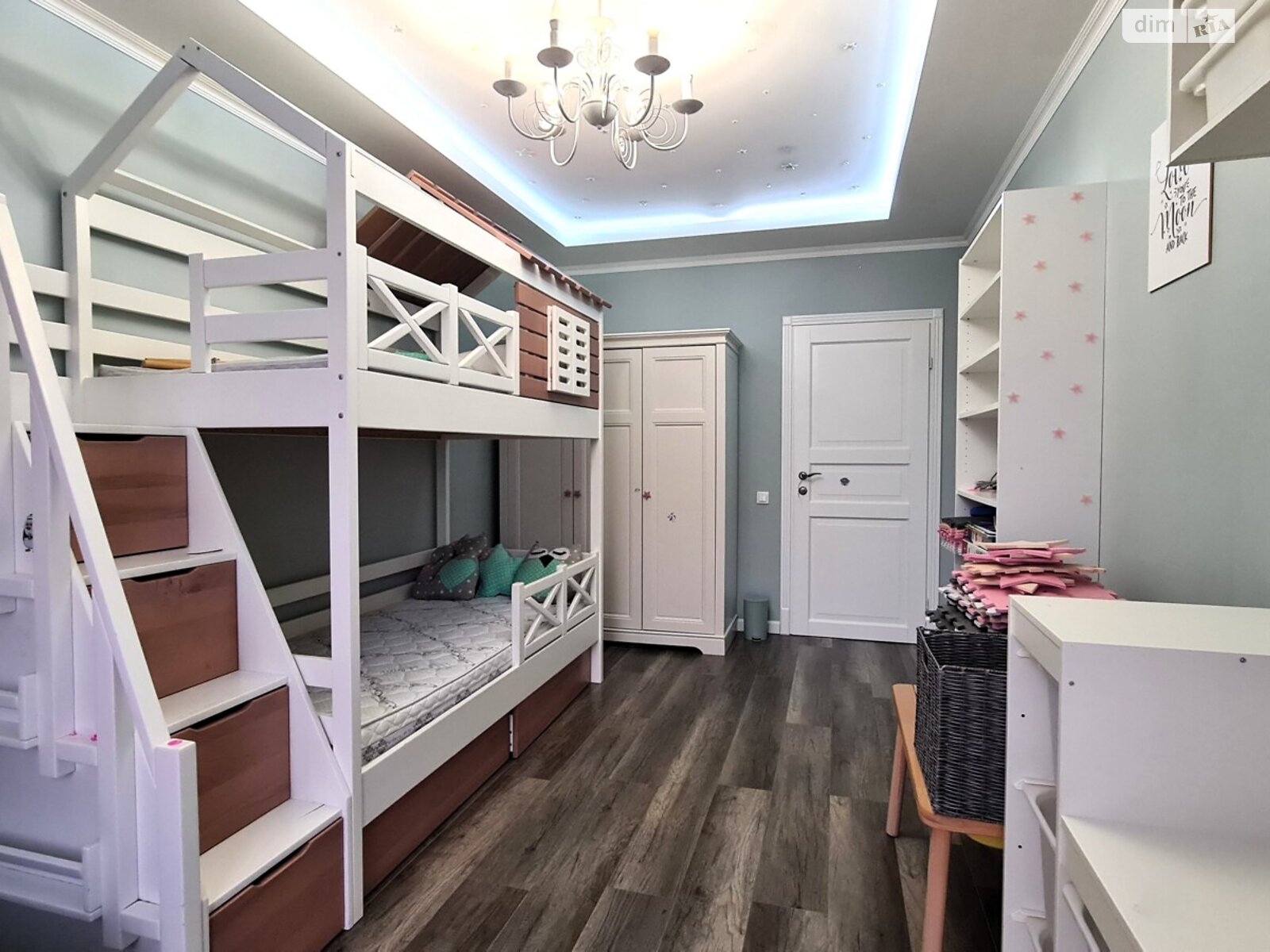 Продаж трикімнатної квартири в Чайках, на вул. Валерія Лобановського 27, фото 1 Продаж трикімнатної квартири в Чайках, на вул. Валерія Лобановського 27, фото 1