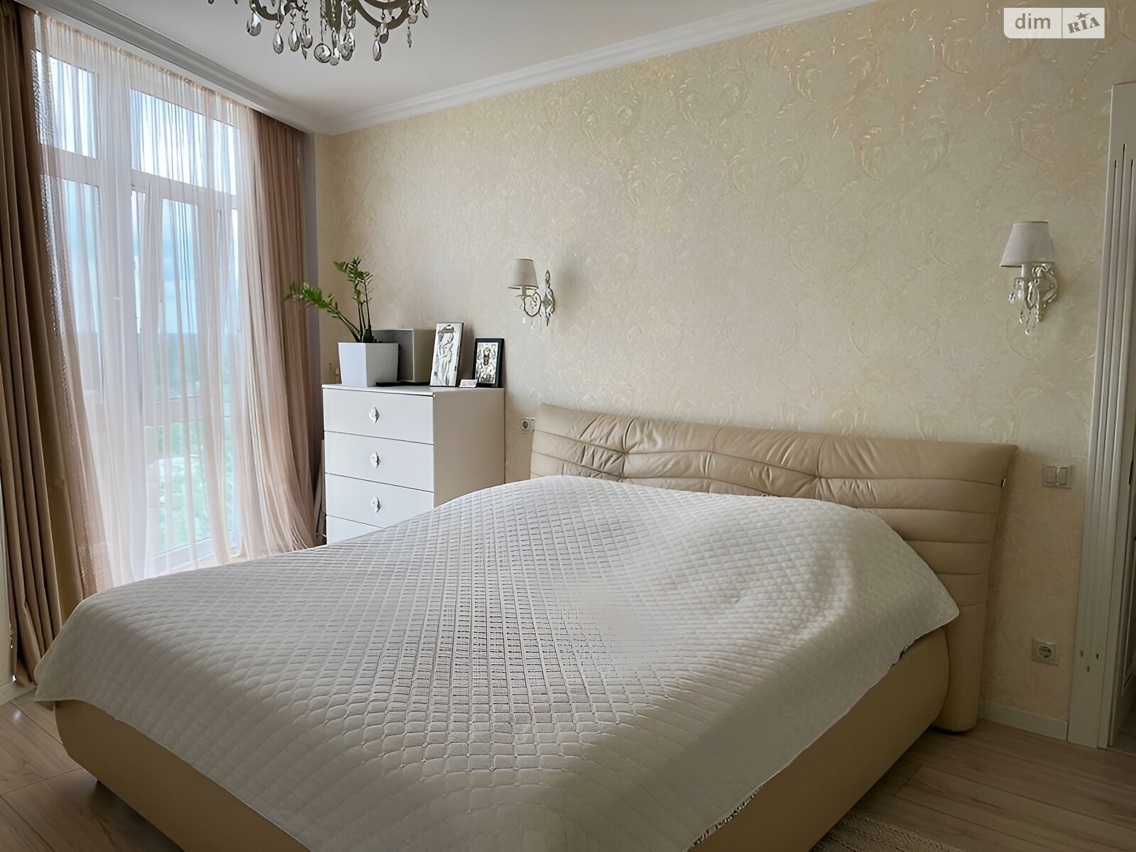 Продаж трикімнатної квартири в Чайках, на вул. Валерія Лобановського 19, фото 1 Продаж трикімнатної квартири в Чайках, на вул. Валерія Лобановського 19, фото 1