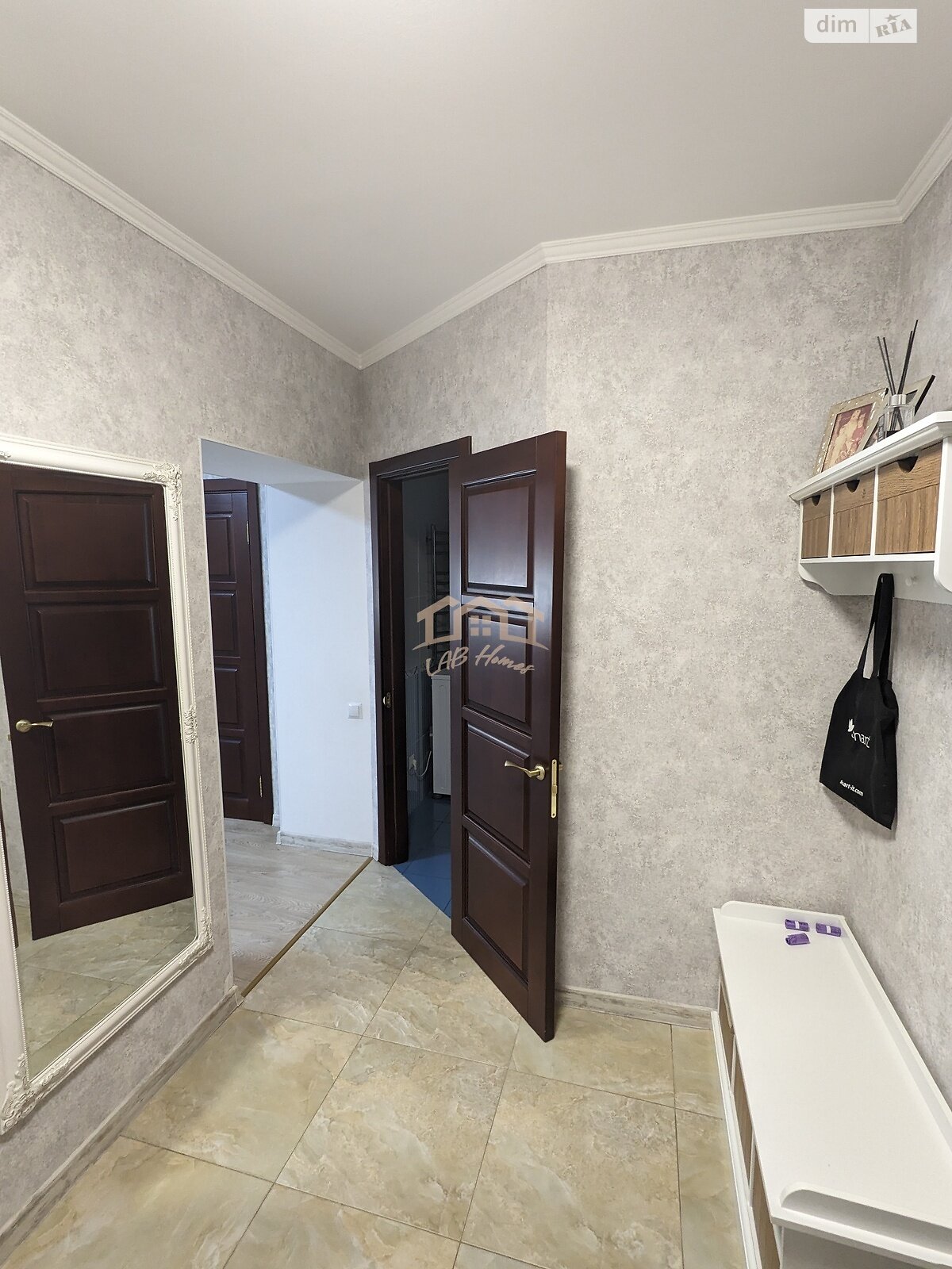 Продажа трехкомнатной квартиры в Чайках, на ул. Валерия Лобановского, фото 1 Продажа трехкомнатной квартиры в Чайках, на ул. Валерия Лобановского, фото 1