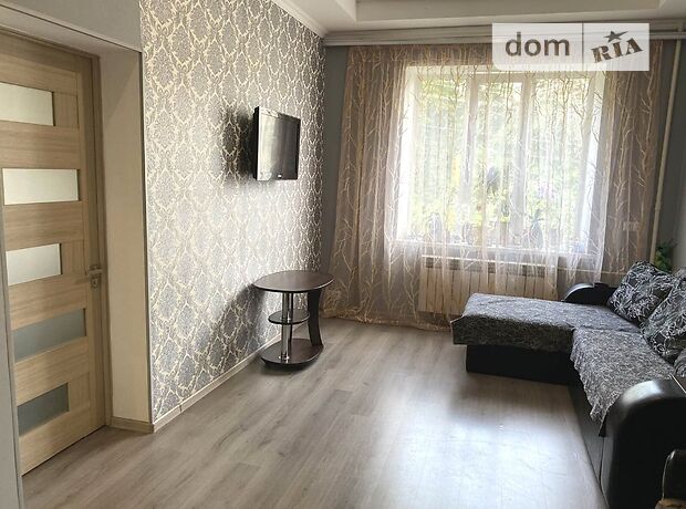 Продажа двухкомнатной квартиры в Черкассах, на ул. Добровольского 11, район 700-летия фото 1 Продажа двухкомнатной квартиры в Черкассах, на ул. Добровольского 11, район 700-летия фото 1