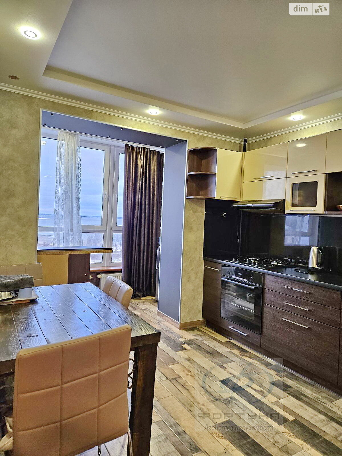 Продажа двухкомнатной квартиры в Черкассах, на ул. Жужомы Сержанта 3, фото 1