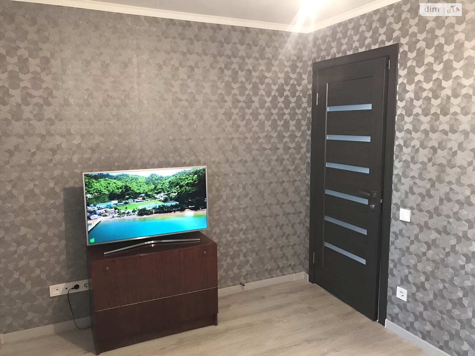 Продажа трехкомнатной квартиры в Черкассах, на ул. Жужомы Сержанта 3, фото 1 Продажа трехкомнатной квартиры в Черкассах, на ул. Жужомы Сержанта 3, фото 1