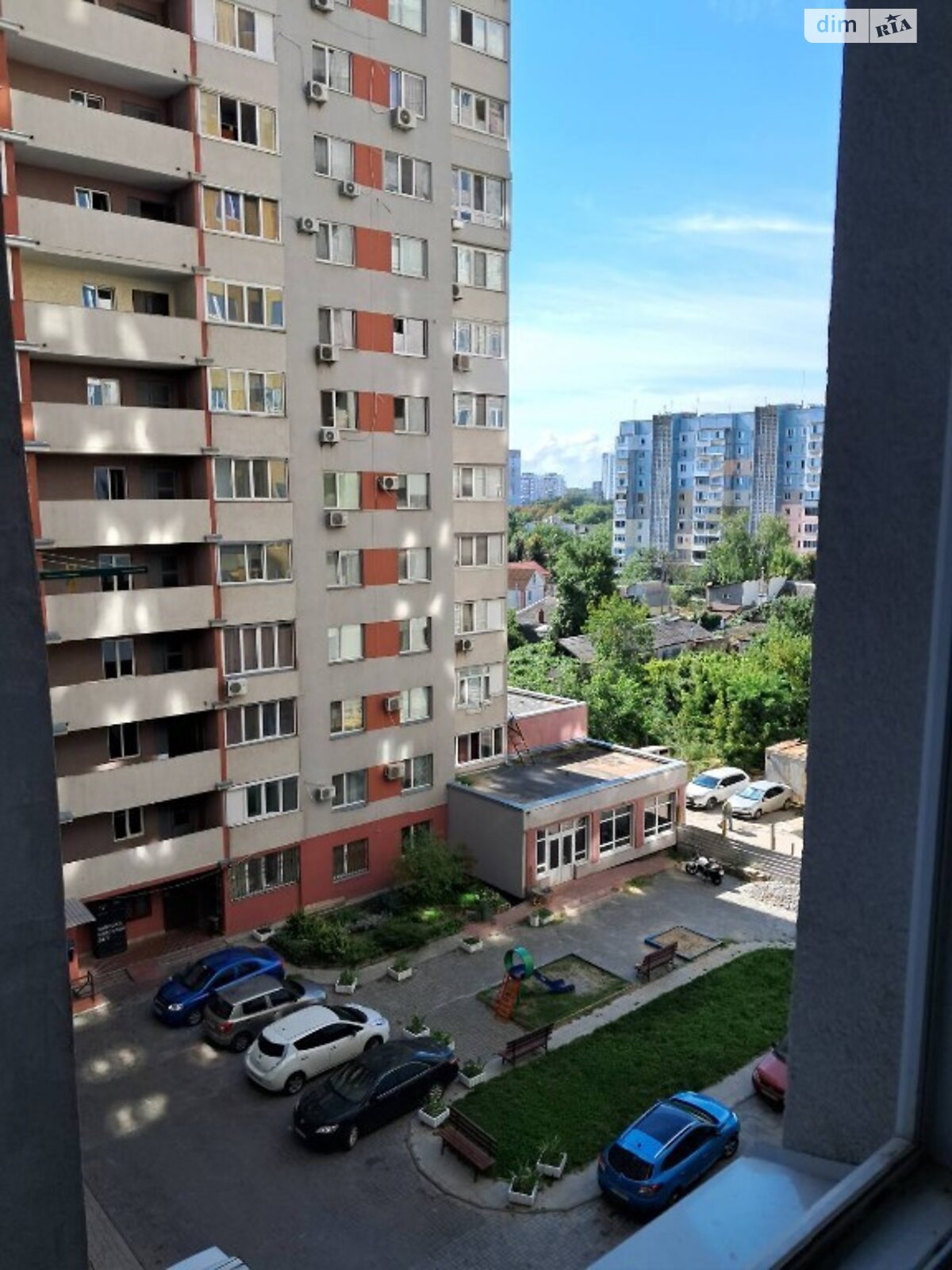 Продажа трехкомнатной квартиры в Черкассах, на ул. Праведницы Шулежко 33, район Казбет фото 1