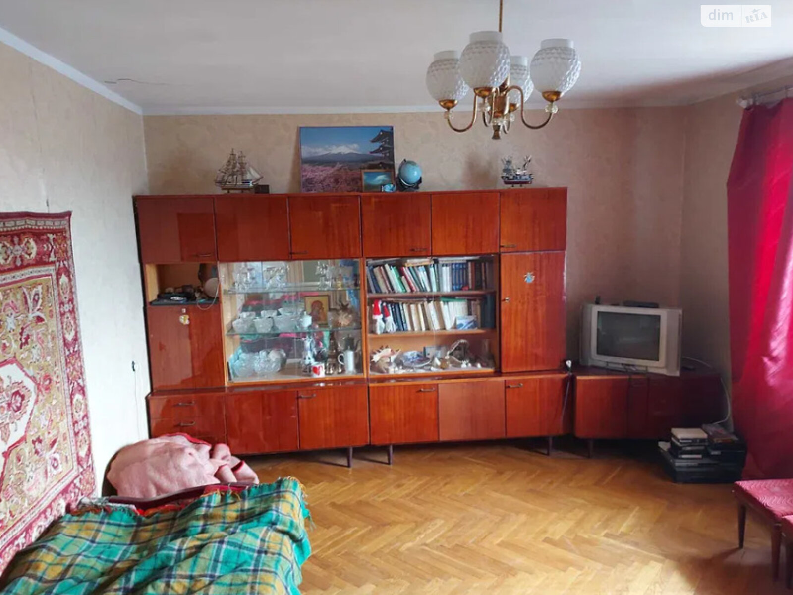 Продажа трехкомнатной квартиры в Черкассах, на ул. Праведницы Шулежко, район Казбет фото 1