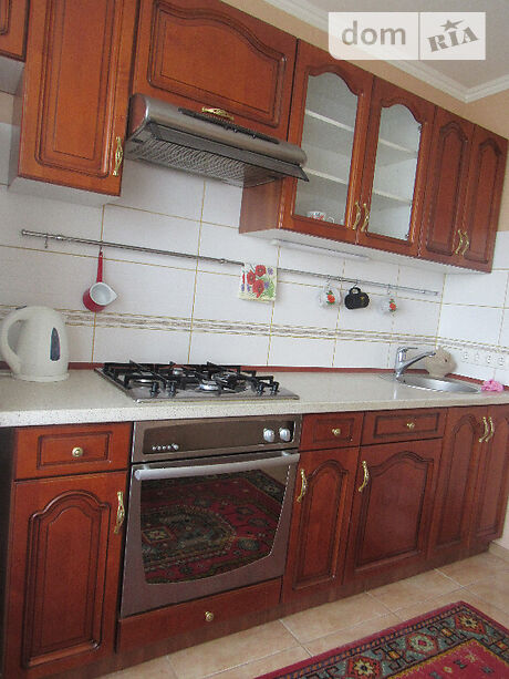Продажа трехкомнатной квартиры в Черкассах, на ул. Луначарского, кв. 32, район Луначарский фото 1 Продажа трехкомнатной квартиры в Черкассах, на ул. Луначарского, кв. 32, район Луначарский фото 1