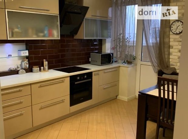 Продаж двокімнатної квартири в Черкасах на вул. Жужоми Сержанта район Митниця фото 1 Продаж двокімнатної квартири в Черкасах на вул. Жужоми Сержанта район Митниця фото 1