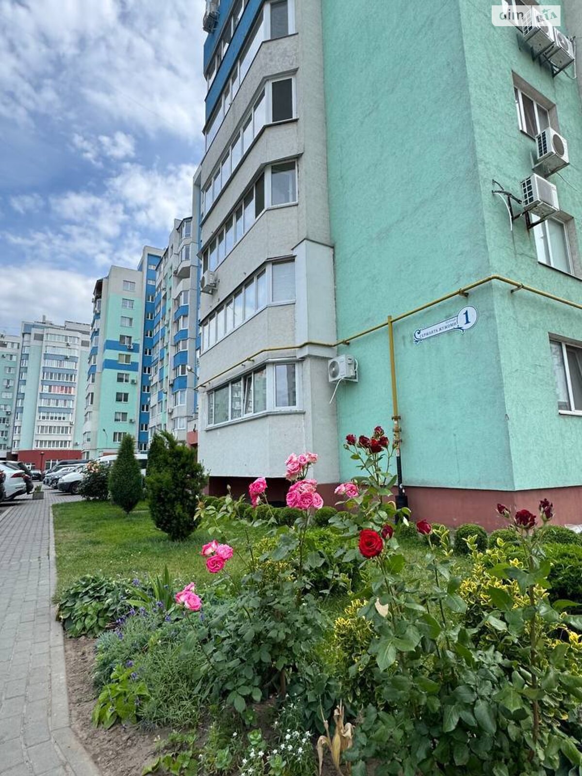 Продаж двокімнатної квартири в Черкасах, на вул. Жужоми Сержанта 1, район Митниця фото 1 Продаж двокімнатної квартири в Черкасах, на вул. Жужоми Сержанта 1, район Митниця фото 1