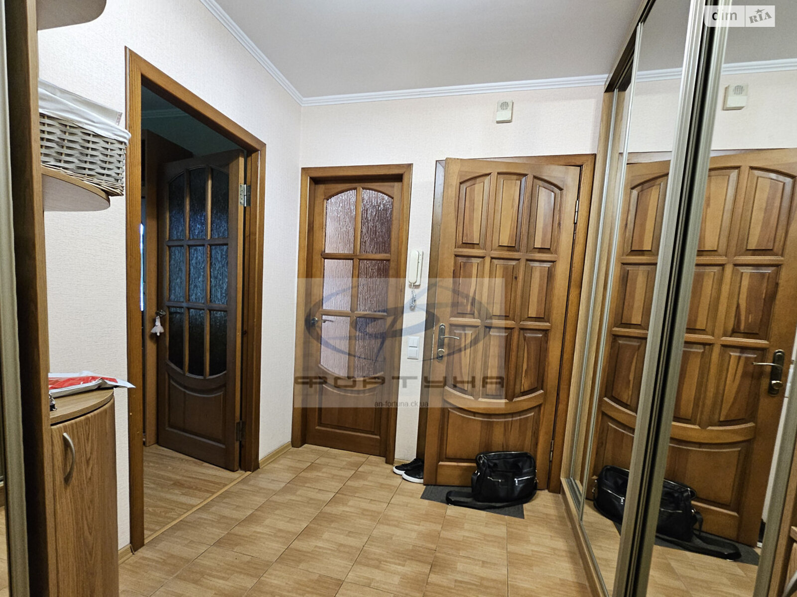 Продажа трехкомнатной квартиры в Черкассах, на ул. Припортовая 6, район Мытница-речпорт фото 1