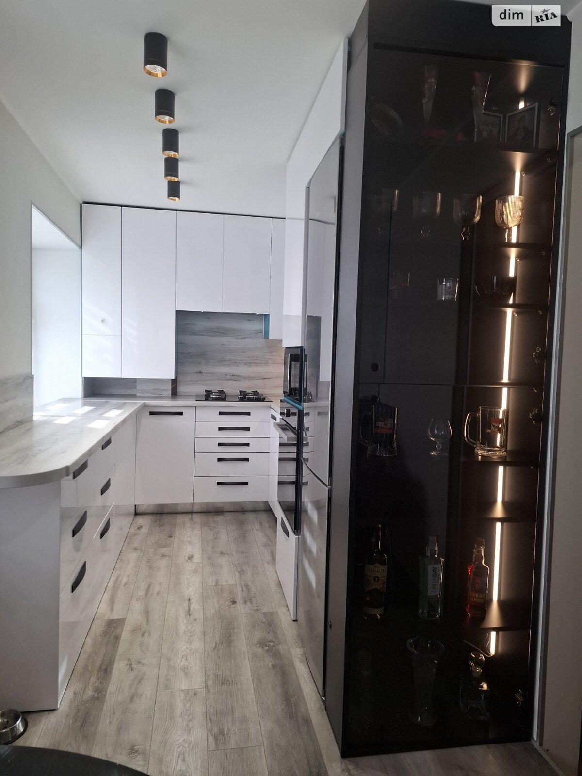 Продажа трехкомнатной квартиры в Черкассах, на ул. Благовестная 236, район Приднепровский фото 1 Продажа трехкомнатной квартиры в Черкассах, на ул. Благовестная 236, район Приднепровский фото 1