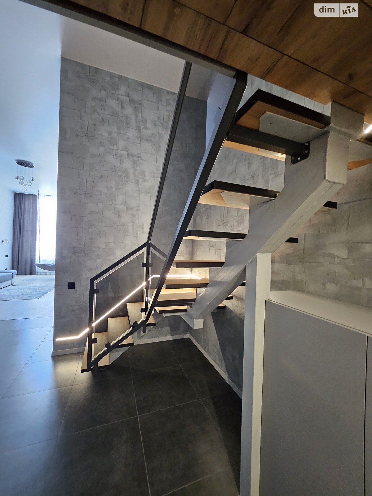 Продажа двухкомнатной квартиры в Черкассах, на ул. Гоголя 302, район Приднепровский фото 1 Продажа двухкомнатной квартиры в Черкассах, на ул. Гоголя 302, район Приднепровский фото 1