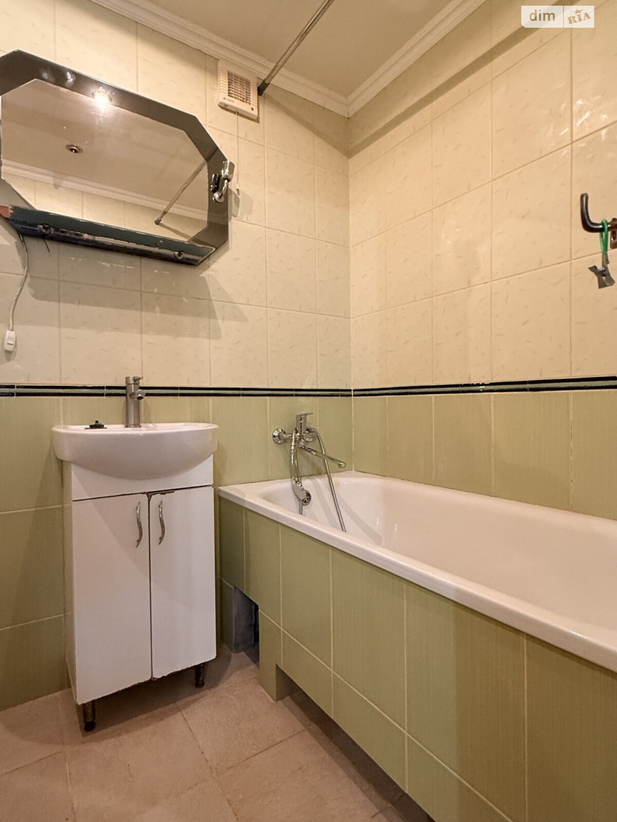 Продажа трехкомнатной квартиры в Черкассах, на ул. Гоголя 462, район Приднепровский фото 1