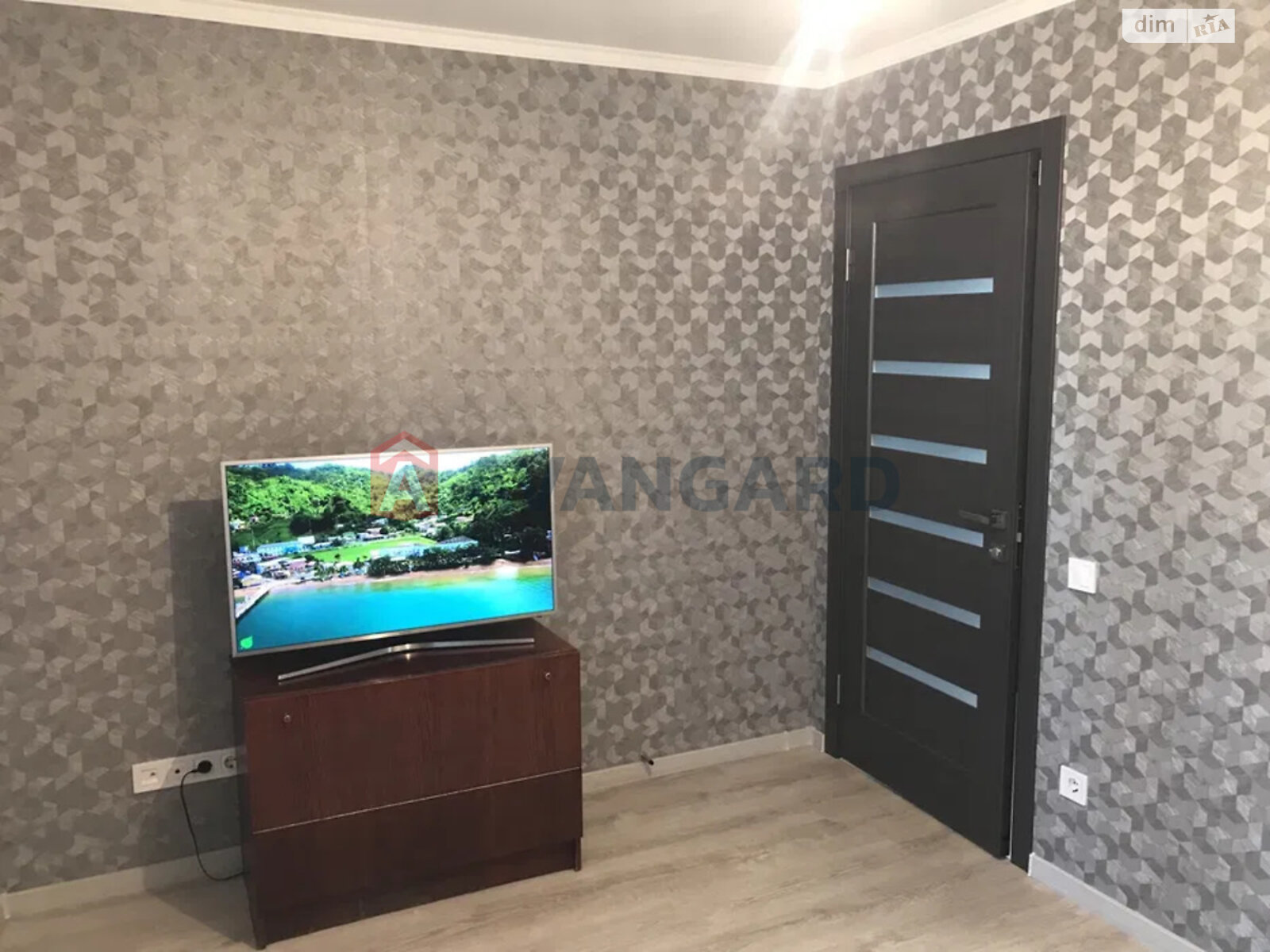 Продажа трехкомнатной квартиры в Черкассах, на ул. Жужомы Сержанта 3, район Приднепровский фото 1 Продажа трехкомнатной квартиры в Черкассах, на ул. Жужомы Сержанта 3, район Приднепровский фото 1