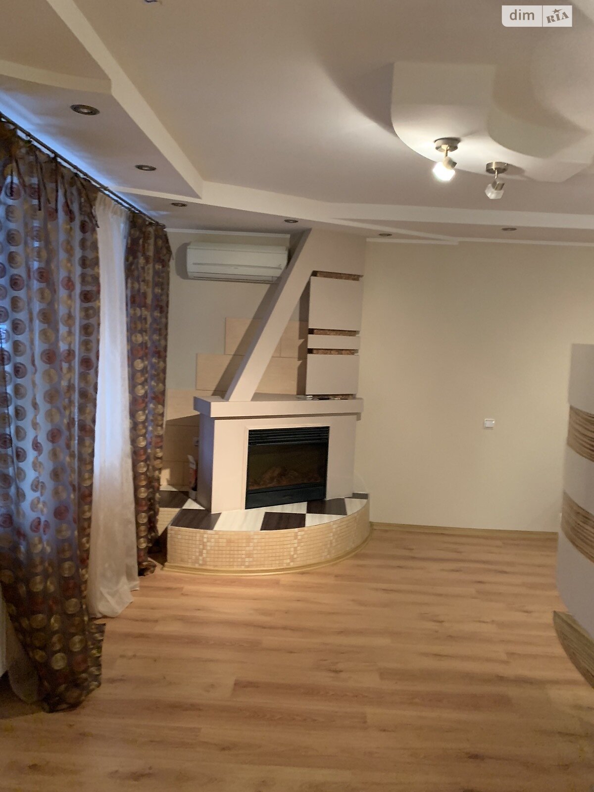 Продаж трикімнатної квартири в Черкасах, на вул. Хрещатик 55, район Соснівський фото 1 Продаж трикімнатної квартири в Черкасах, на вул. Хрещатик 55, район Соснівський фото 1