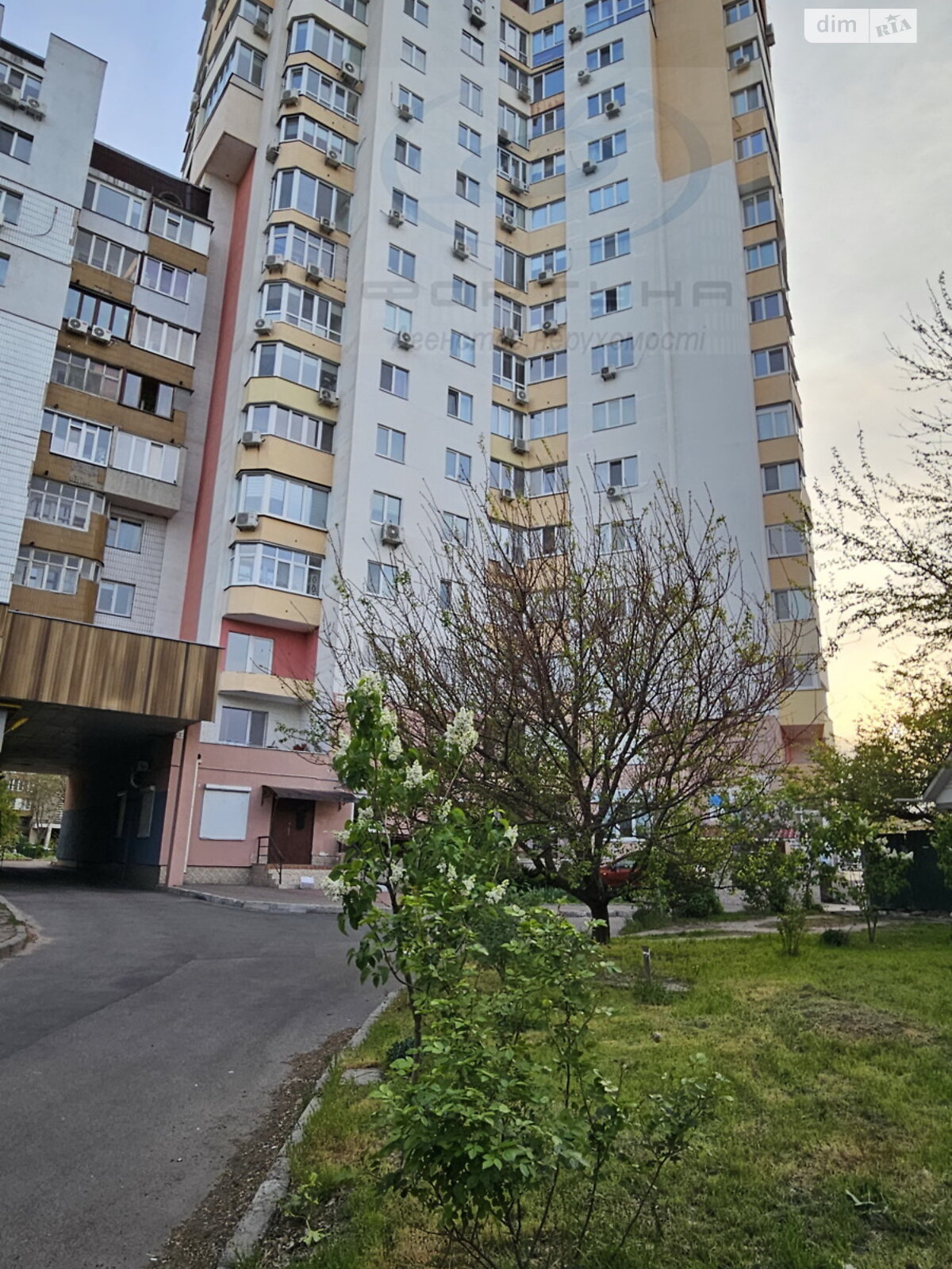 Продажа двухкомнатной квартиры в Черкассах, на ул. Смелянская 2/1, район Сосновский фото 1 Продажа двухкомнатной квартиры в Черкассах, на ул. Смелянская 2/1, район Сосновский фото 1