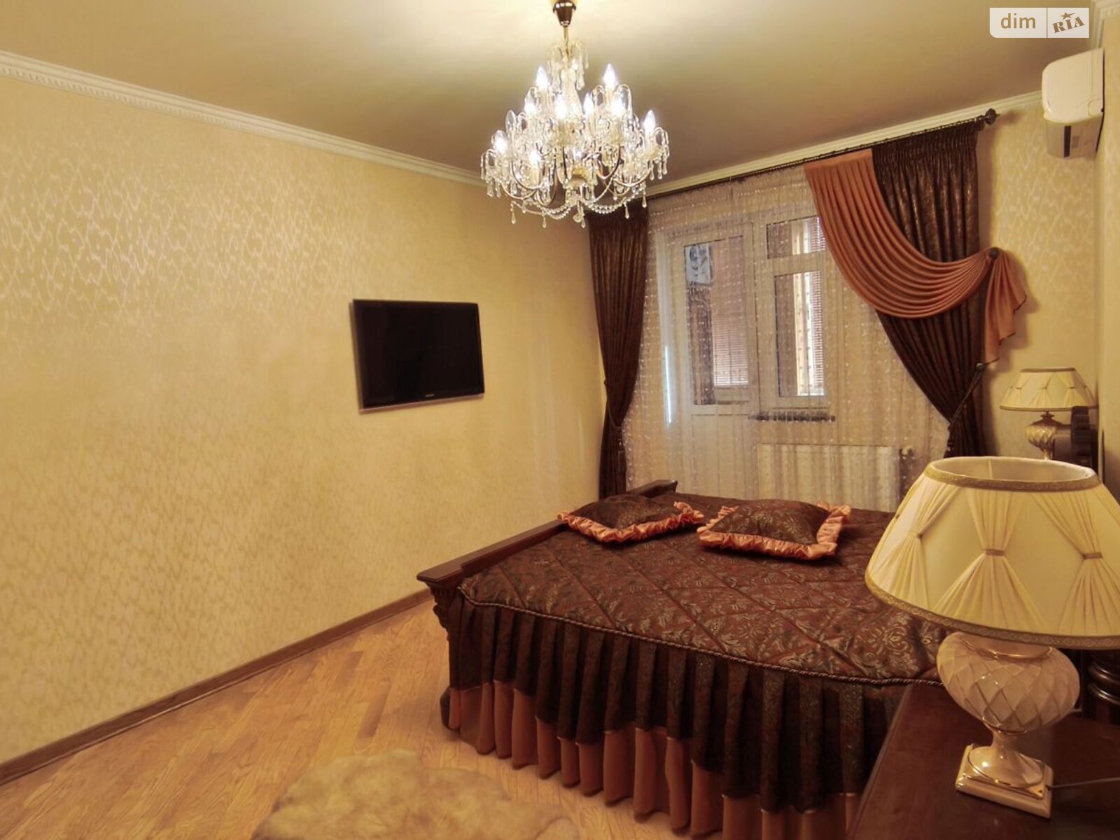 Продаж трикімнатної квартири в Черкасах, на вул. Святотроїцька 94, район Соснівський фото 1