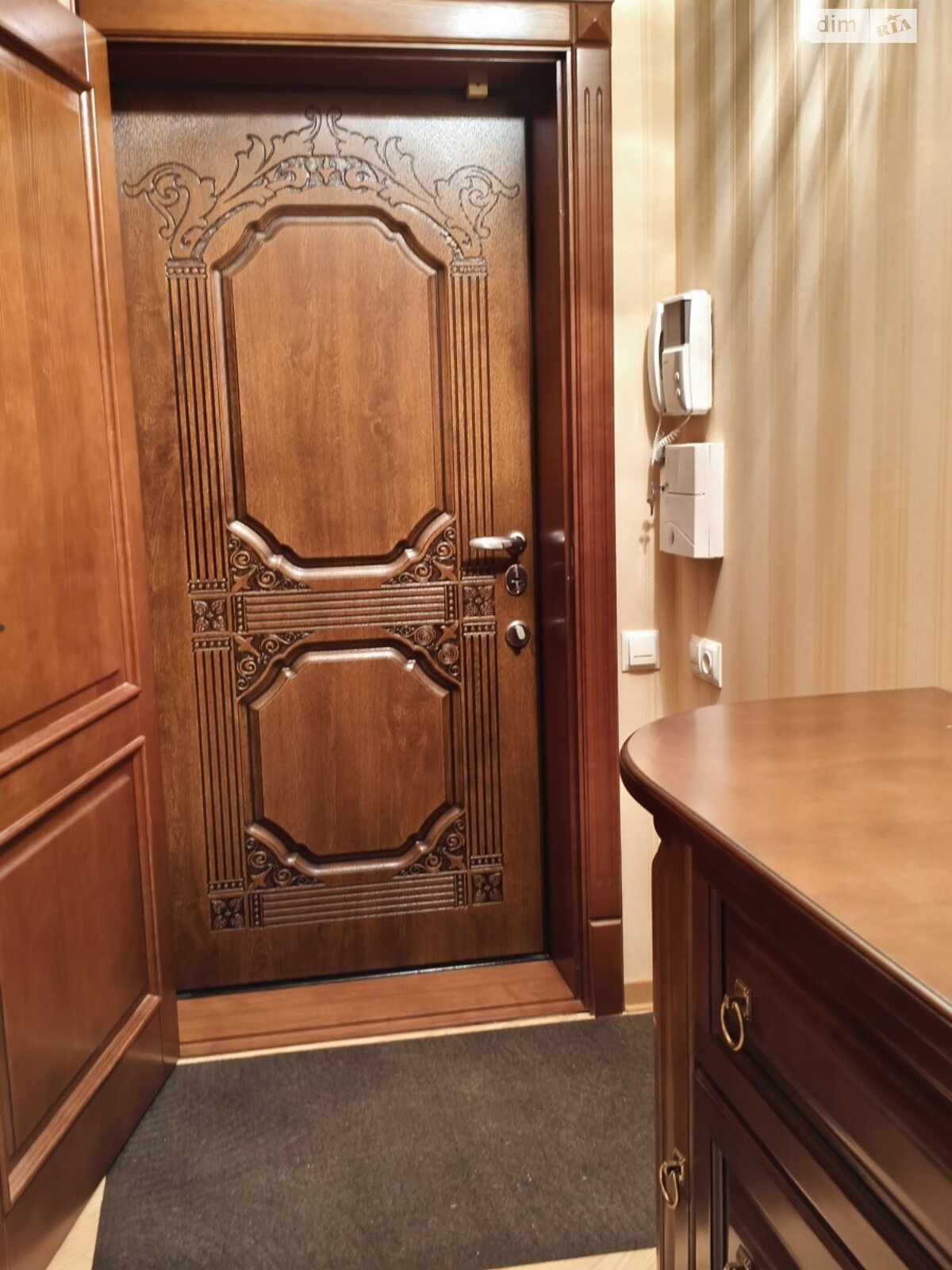 Продаж трикімнатної квартири в Черкасах, на вул. Святотроїцька 94, район Соснівський фото 1