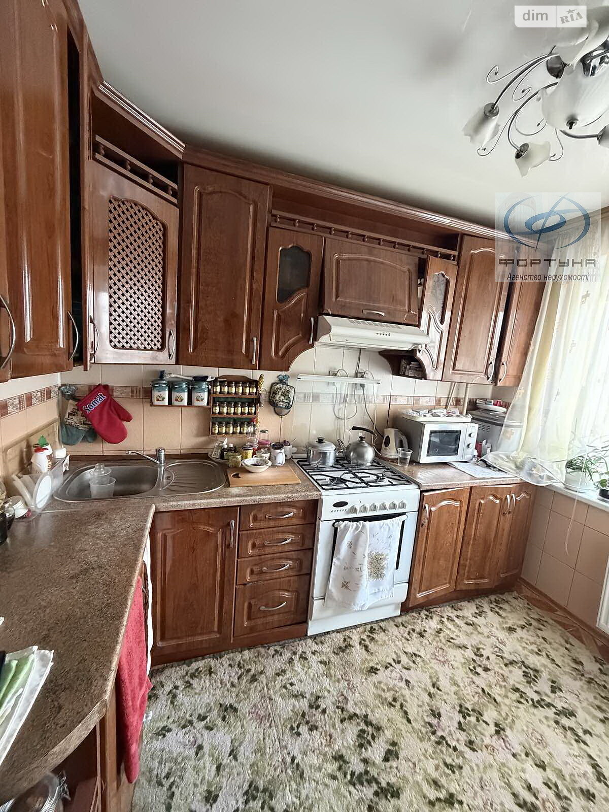 Продаж трикімнатної квартири в Черкасах, на вул. Залізняка Максима, район Соснівський фото 1