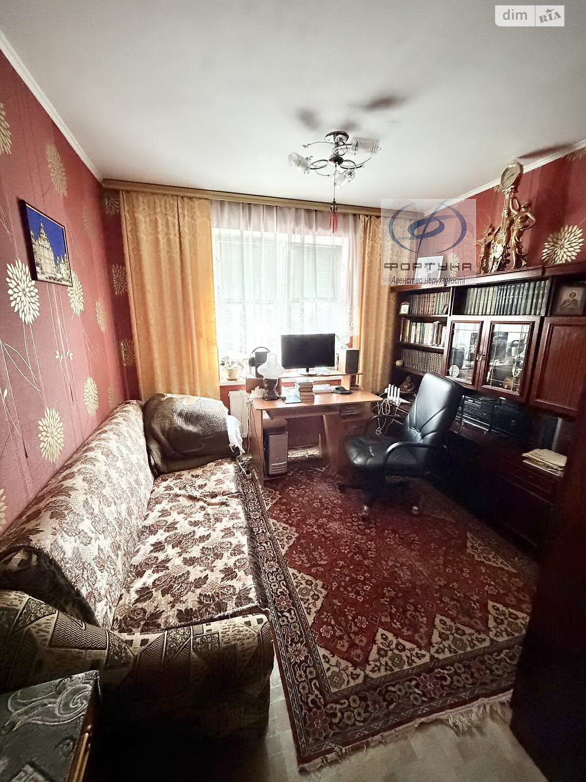 Продаж трикімнатної квартири в Черкасах, на вул. Залізняка Максима, район Соснівський фото 1