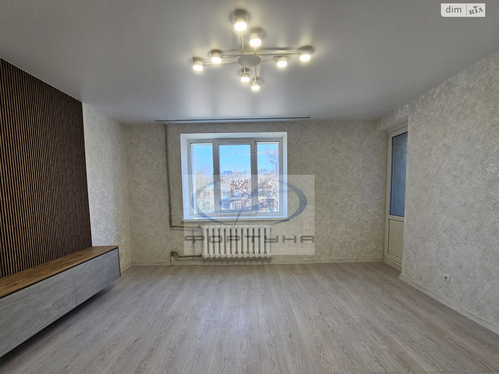 Продаж двокімнатної квартири в Черкасах, на вул. Грушевського Михайла 43, район Центр фото 1