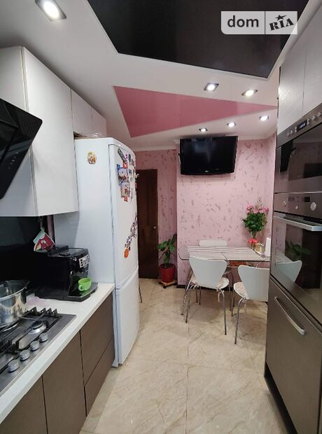 Продаж трикімнатної квартири в Черкасах, на вул. Корольова Академіка 32, район ПЗР фото 1 Продаж трикімнатної квартири в Черкасах, на вул. Корольова Академіка 32, район ПЗР фото 1