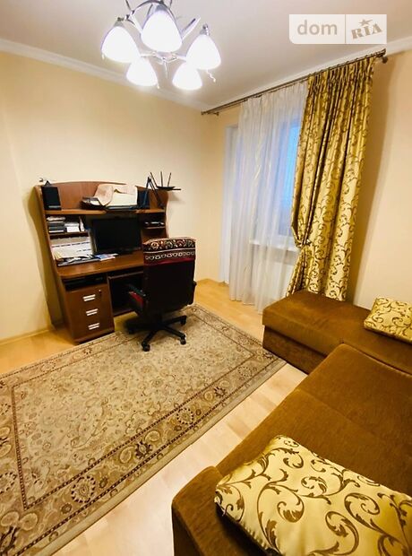 Продаж трикімнатної квартири в Черкасах на вул. Пушкіна 31/2 район Казбет фото 1 Продаж трикімнатної квартири в Черкасах на вул. Пушкіна 31/2 район Казбет фото 1