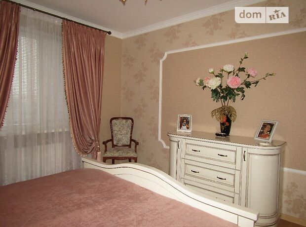 Продаж трикімнатної квартири в Черкасах на вул. Пушкіна 31/2 район Казбет фото 1 Продаж трикімнатної квартири в Черкасах на вул. Пушкіна 31/2 район Казбет фото 1