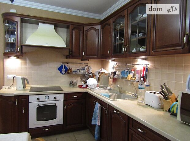 Продаж трикімнатної квартири в Черкасах на вул. Пушкіна 31/2 район Казбет фото 1 Продаж трикімнатної квартири в Черкасах на вул. Пушкіна 31/2 район Казбет фото 1