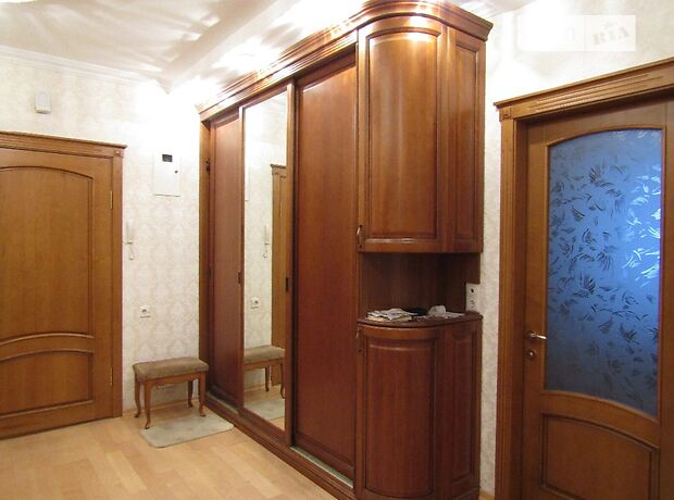 Продаж трикімнатної квартири в Черкасах на вул. Пушкіна 31/2 район Казбет фото 1 Продаж трикімнатної квартири в Черкасах на вул. Пушкіна 31/2 район Казбет фото 1