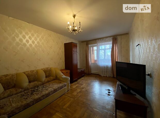 Продажа трехкомнатной квартиры в Чернигове, на просп. Победы, район 5 углов фото 1 Продажа трехкомнатной квартиры в Чернигове, на просп. Победы, район 5 углов фото 1