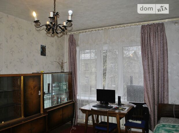 Продажа трехкомнатной квартиры в Чернигове, на ул. Героев Чернобыля район Боевая фото 1