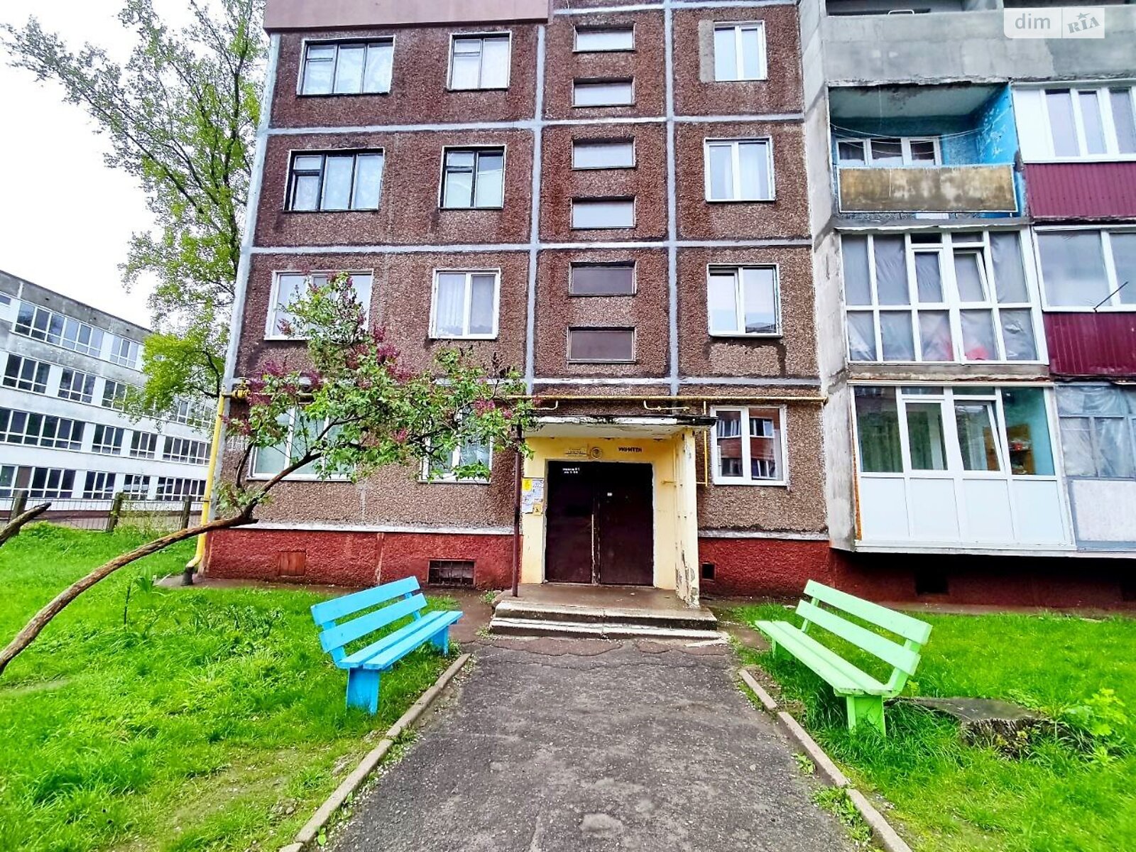 Продажа трехкомнатной квартиры в Чернигове, на ул. Довженко 142, район Болдины Горы фото 1