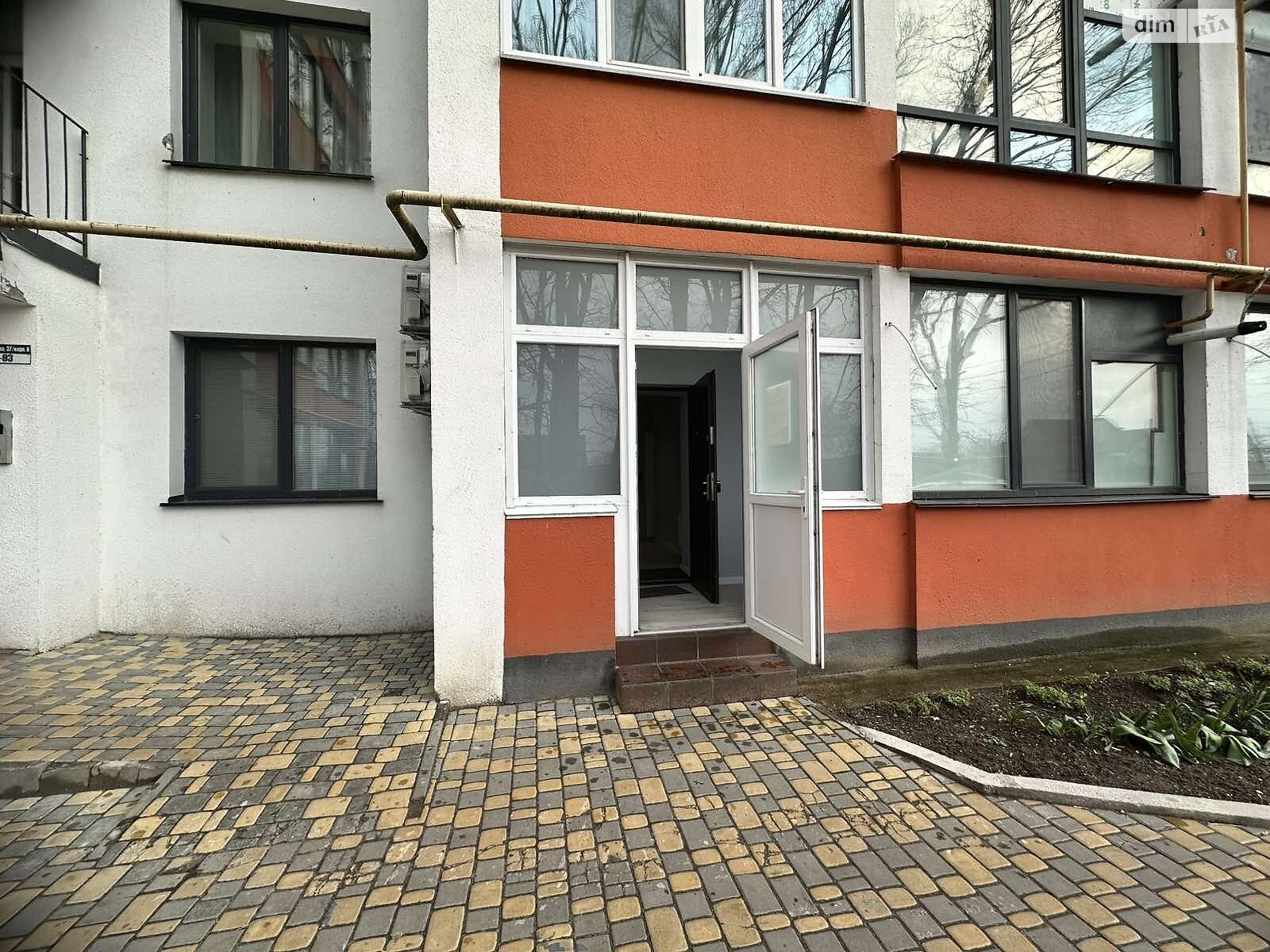 Продаж однокімнатної квартири в Чернігові, на вул. 1-ої танкової бригади 37 корпус 6, район Деснянський фото 1 Продаж однокімнатної квартири в Чернігові, на вул. 1-ої танкової бригади 37 корпус 6, район Деснянський фото 1