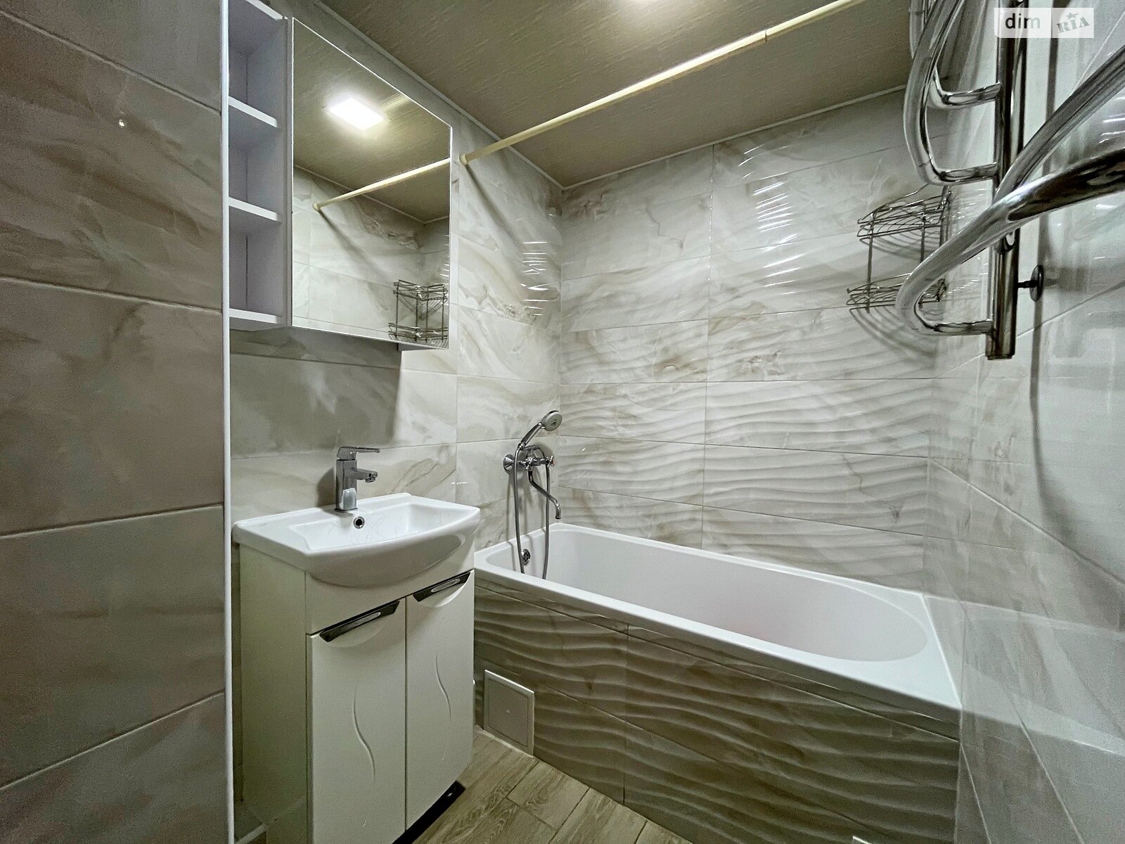 Продажа двухкомнатной квартиры в Чернигове, на ул. 1-й танковой бригады 22, район Деснянский фото 1