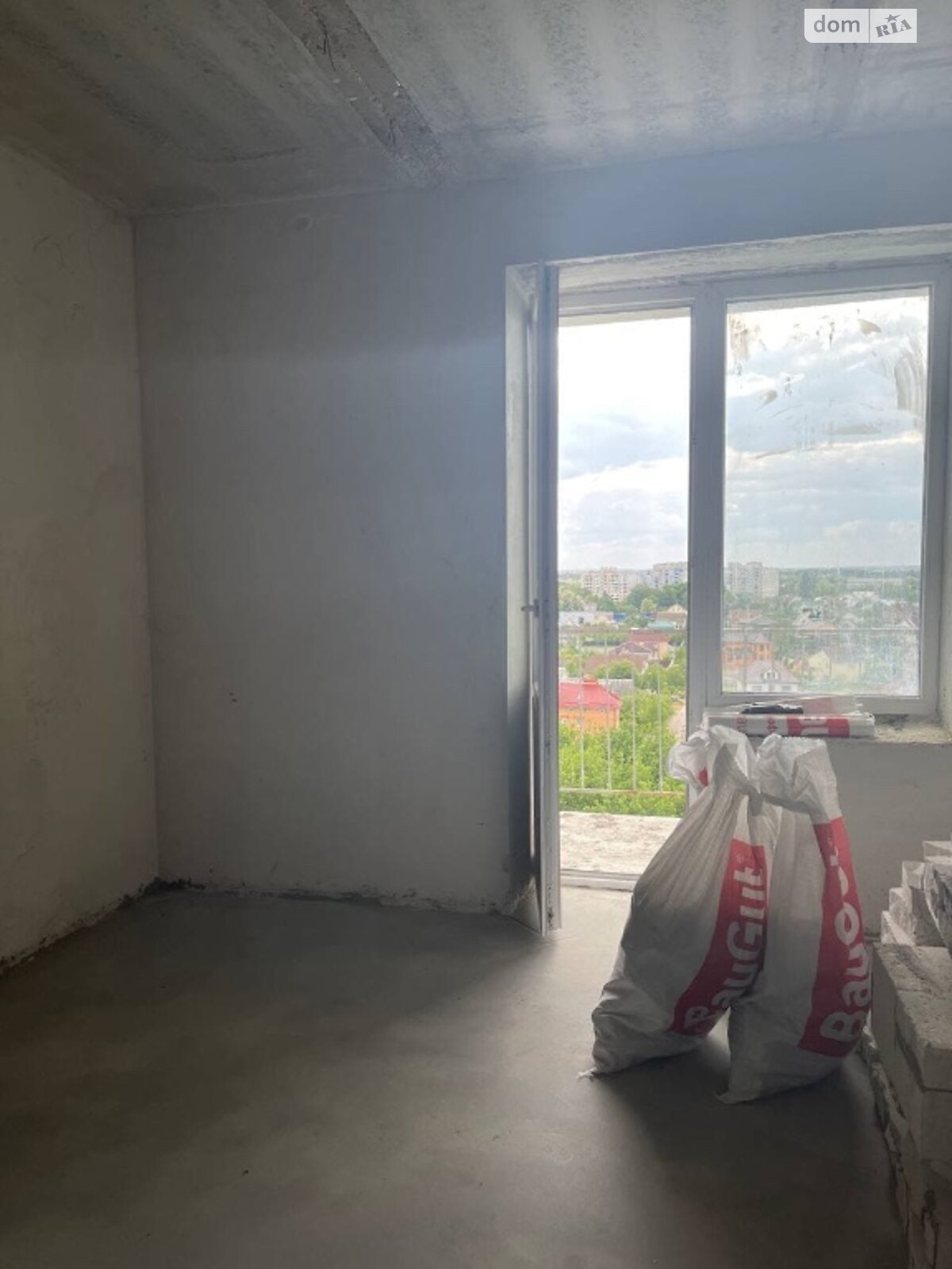 Продажа четырехкомнатной квартиры в Чернигове, на ул. 1-й танковой бригады 376, район Деснянский фото 1 Продажа четырехкомнатной квартиры в Чернигове, на ул. 1-й танковой бригады 376, район Деснянский фото 1