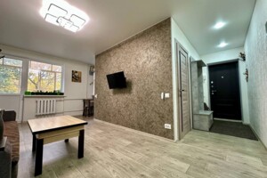 Продажа трехкомнатной квартиры в Чернигове, на ул. Летная 17, район Деснянский фото 2