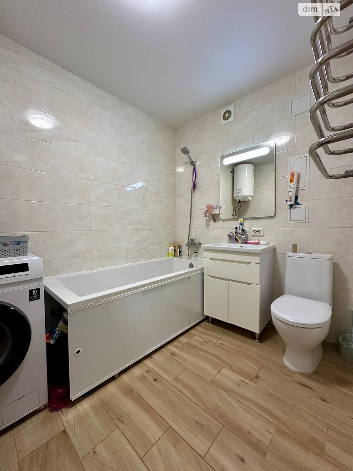 Продажа трехкомнатной квартиры в Чернигове, на ул. Летная 17, район Деснянский фото 1