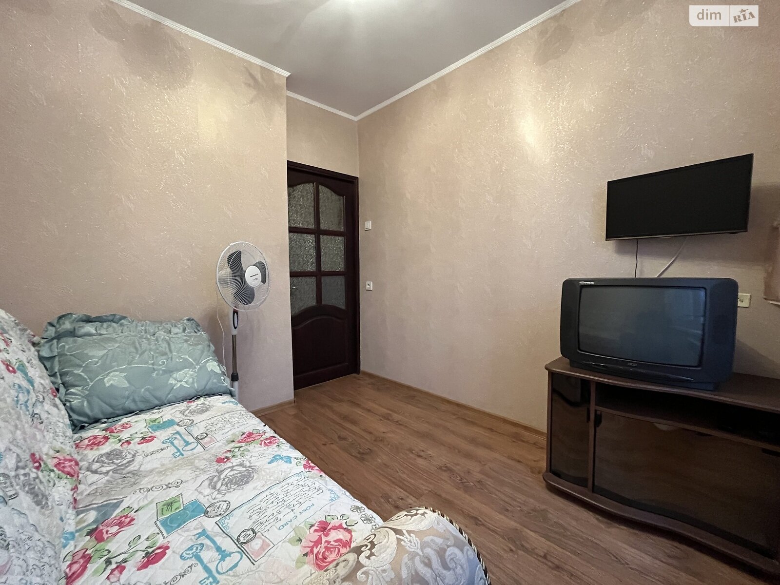 Продажа трехкомнатной квартиры в Чернигове, на просп. Михаила Грушевского, район Деснянский фото 1