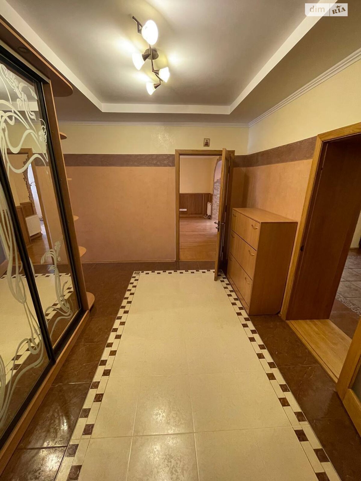 Продаж шестикімнатної квартири в Чернігові, на вул. Міхнюка Олега 41А корпус 1, район Деснянський фото 1 Продаж шестикімнатної квартири в Чернігові, на вул. Міхнюка Олега 41А корпус 1, район Деснянський фото 1