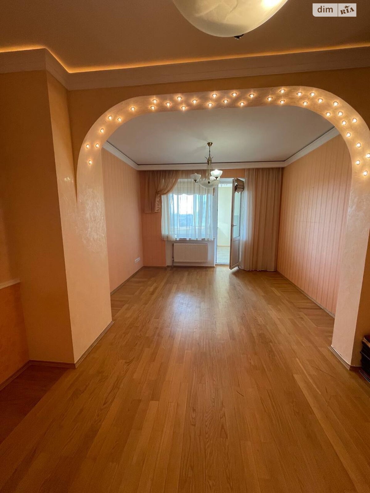 Продаж шестикімнатної квартири в Чернігові, на вул. Міхнюка Олега 41А корпус 1, район Деснянський фото 1 Продаж шестикімнатної квартири в Чернігові, на вул. Міхнюка Олега 41А корпус 1, район Деснянський фото 1